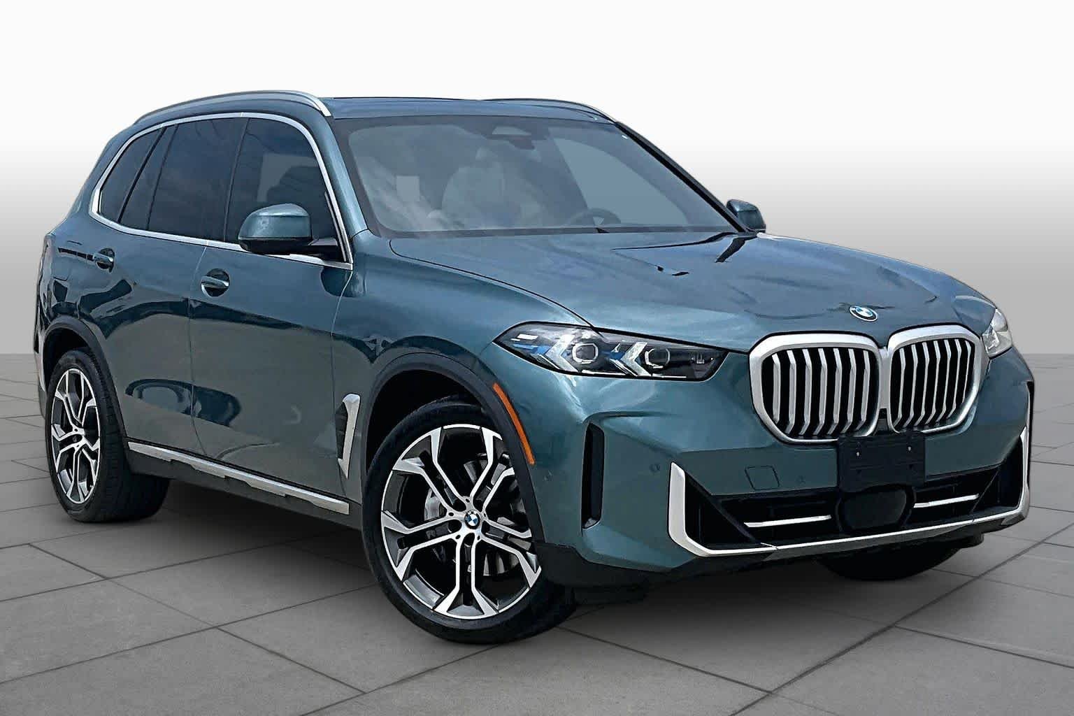 Used 2025 Blue Ridge Mountain Metallic BMW sDrive40i image 2