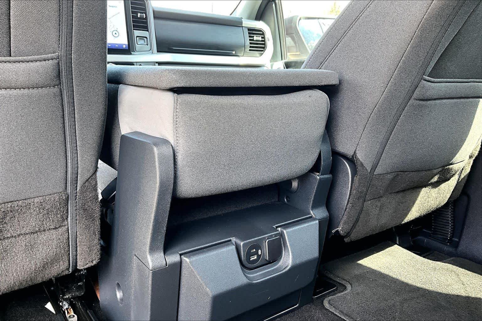 Used 2023 Avalanche Gray Ford XLT image 36