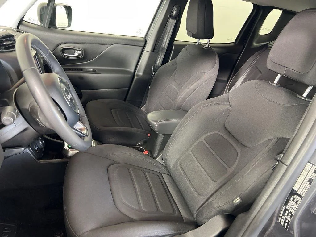 Used 2022 Graphite Gray Jeep Latitude image 13