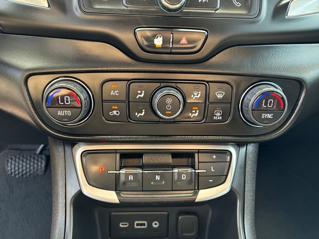 Used 2022 Red GMC SLE image 19