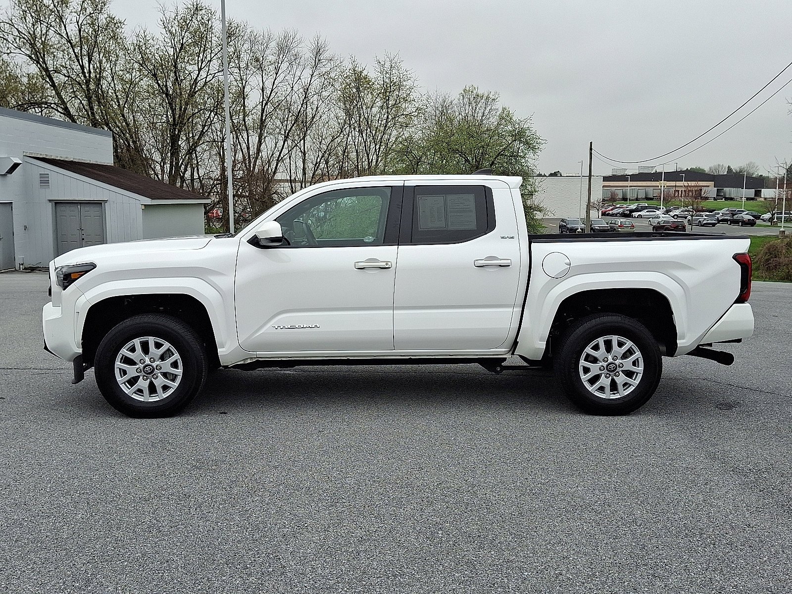 2024 Toyota Tacoma SR5 - Photo 4