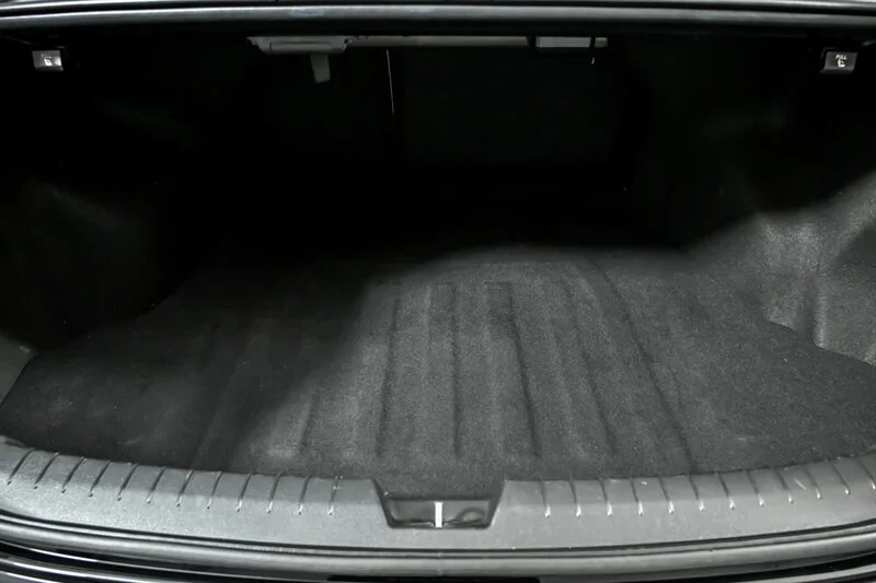Used 2017 Phantom Black Hyundai  image 11