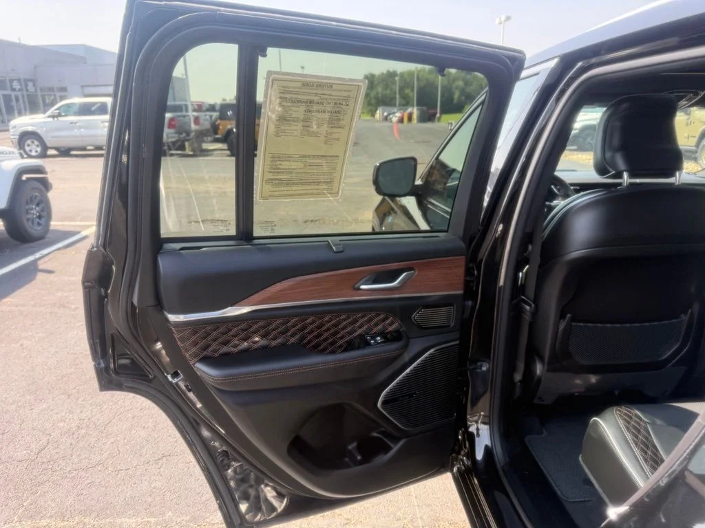 Certified Used 2023 Black Jeep Summit 4xe image 37