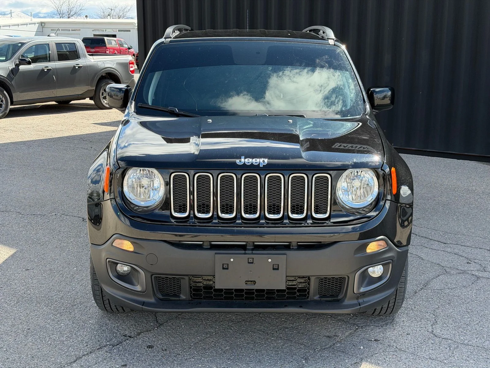 Used 2018 Black Jeep Latitude image 3
