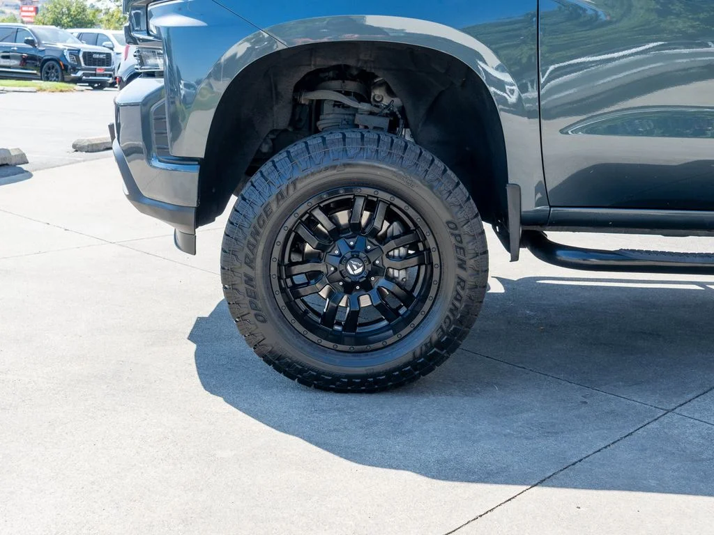 Used 2019 Gray Chevrolet RST image 28