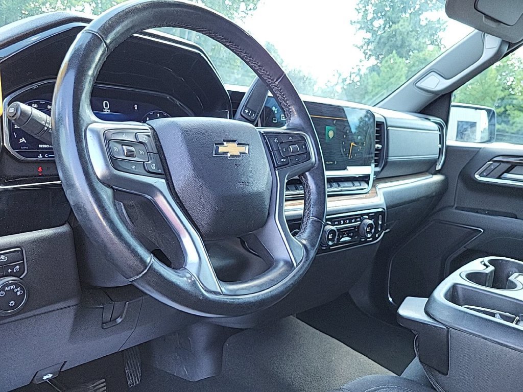 Used 2024 Black Chevrolet LT (2FL) image 4
