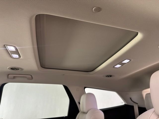 Used 2023 White Buick Essence image 28