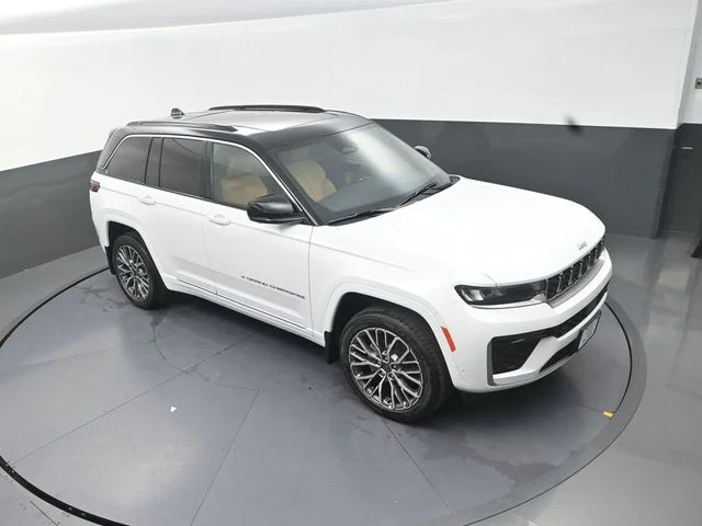 New 2026 Bright White Clear-Coat Exterior Paint Jeep Summit image 11