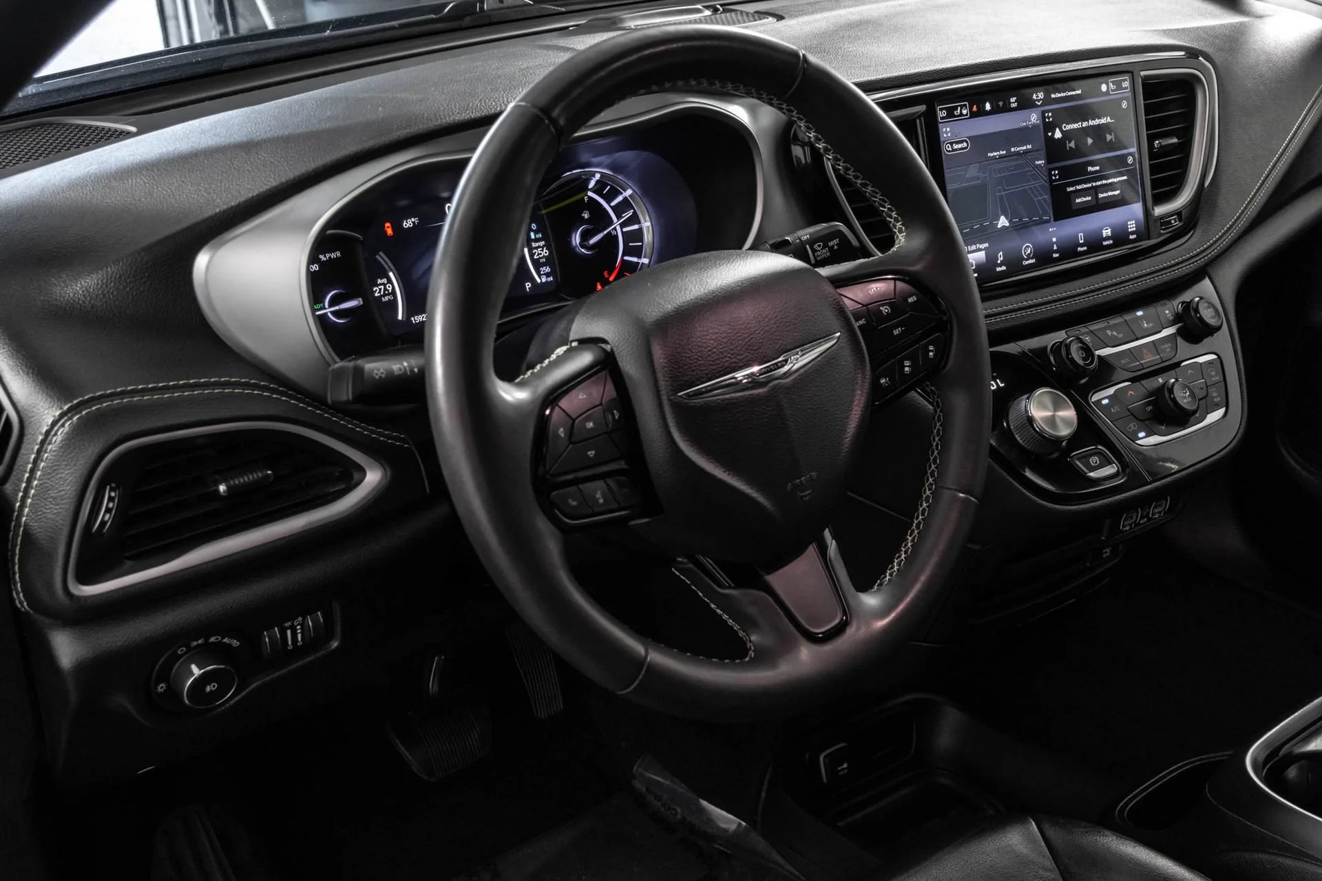 Used 2022 Black Chrysler Touring L image 37