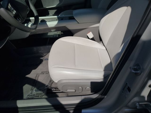 Used 2023 Gold Hyundai SEL image 12