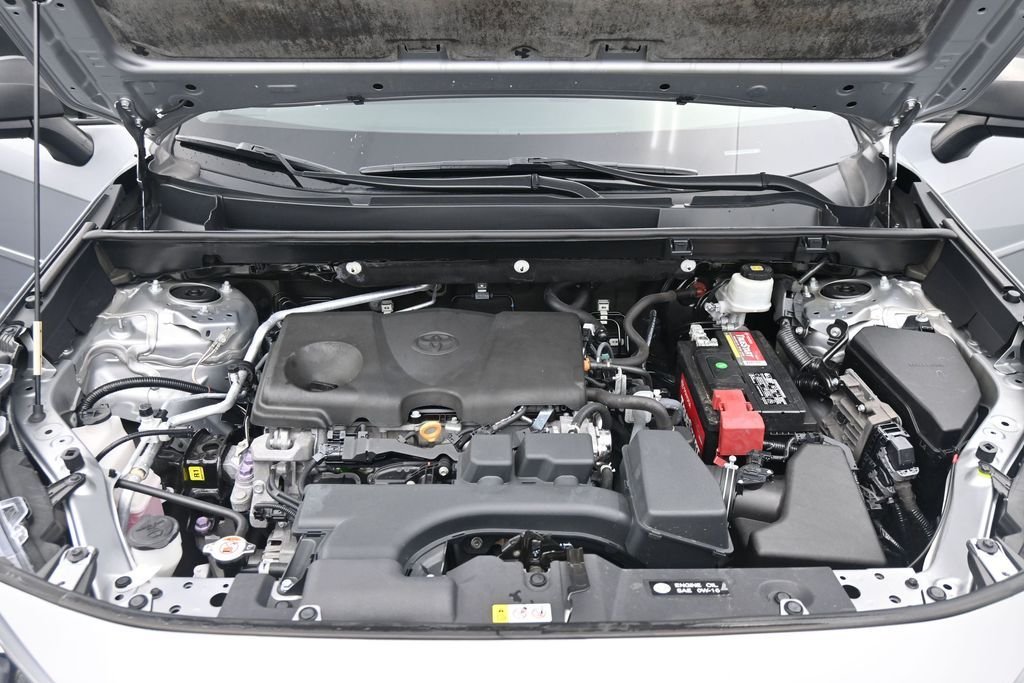 Used 2022 Silver Toyota LE image 27