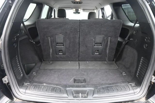 Used 2022 Black Dodge SXT image 25