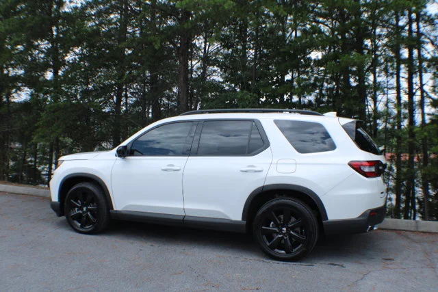 Used 2025 Platinum White Pearl Honda Black Edition image 3