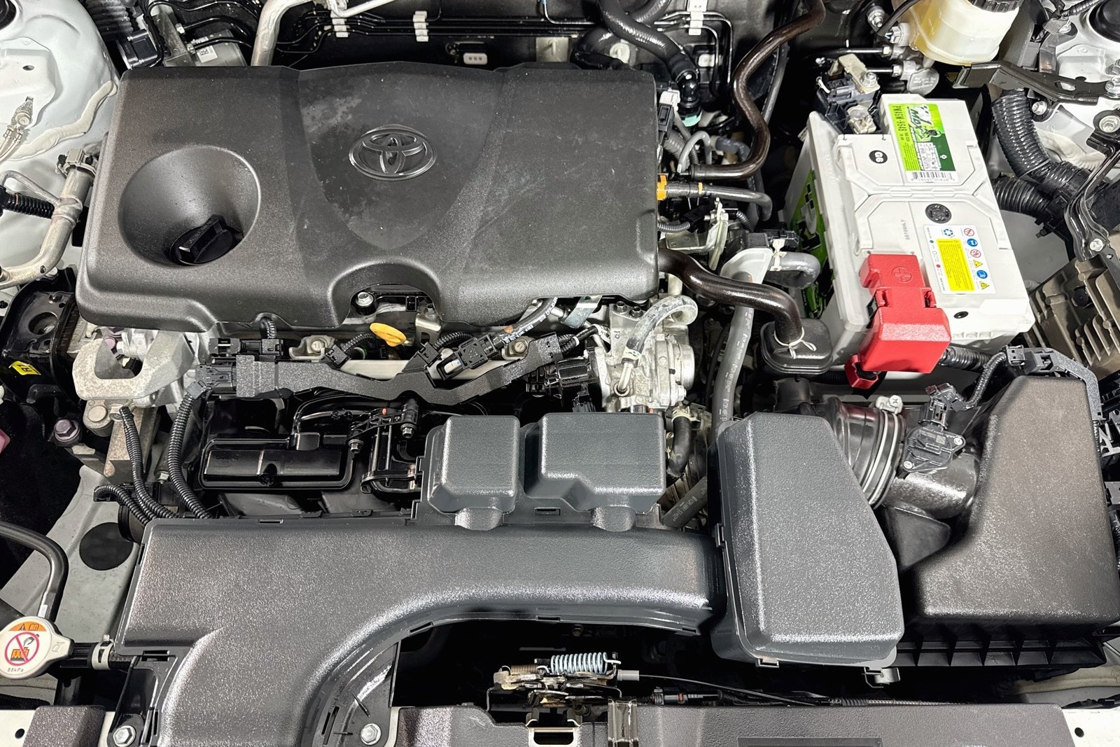 Used 2022 Blizzard Pearl Toyota XLE Premium image 28