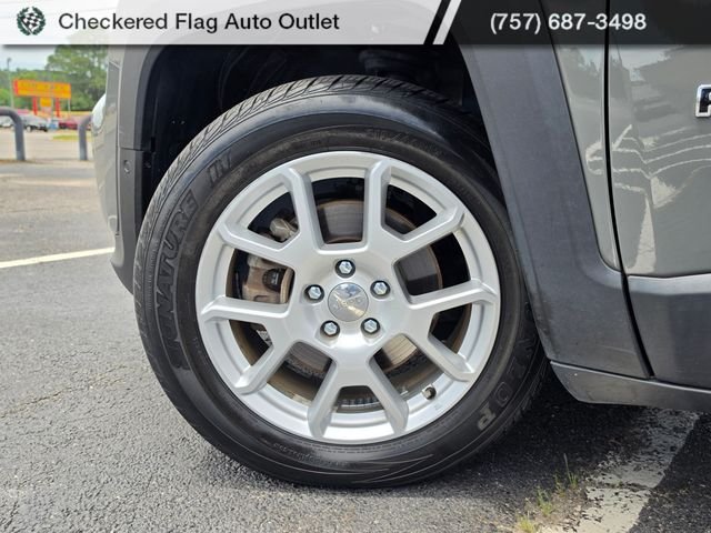 Used 2021 Sting-Gray Clearcoat Jeep Latitude image 13