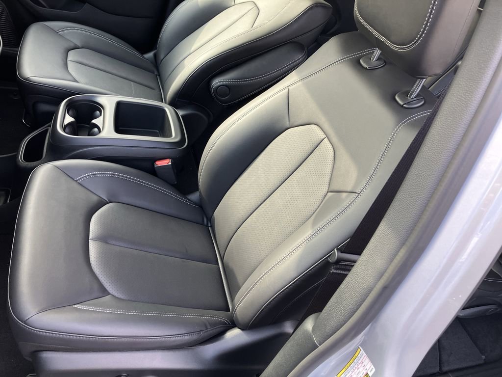 2026 Chrysler Pacifica Select - Photo 25