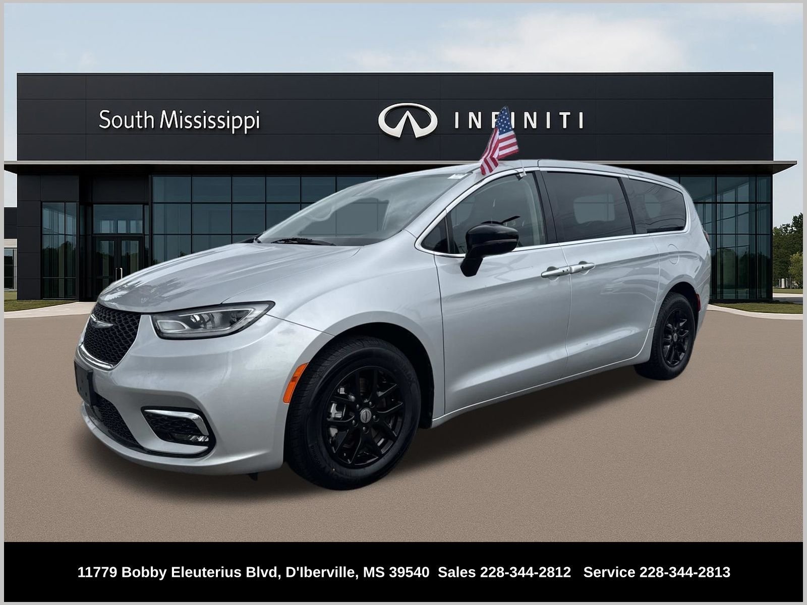 Used 2024 Silver Chrysler Touring L image 1