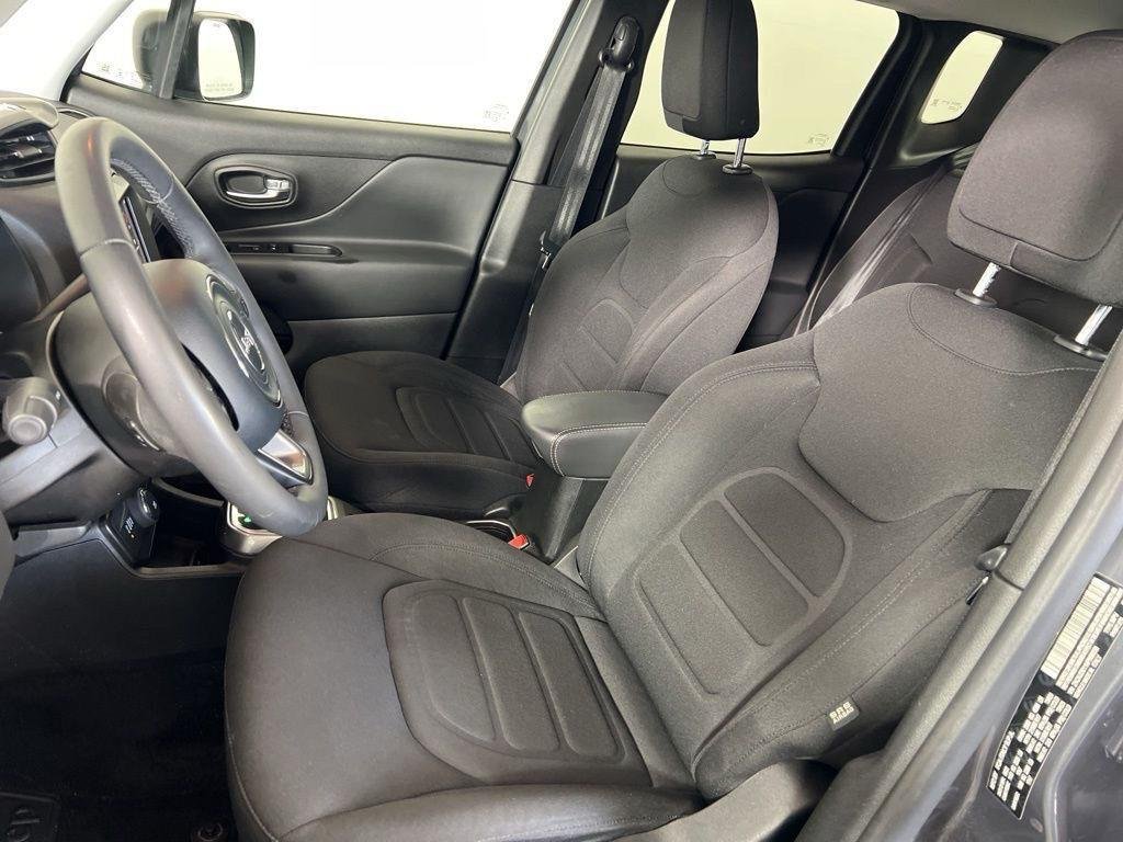Used 2022 Graphite Gray Jeep Latitude image 13