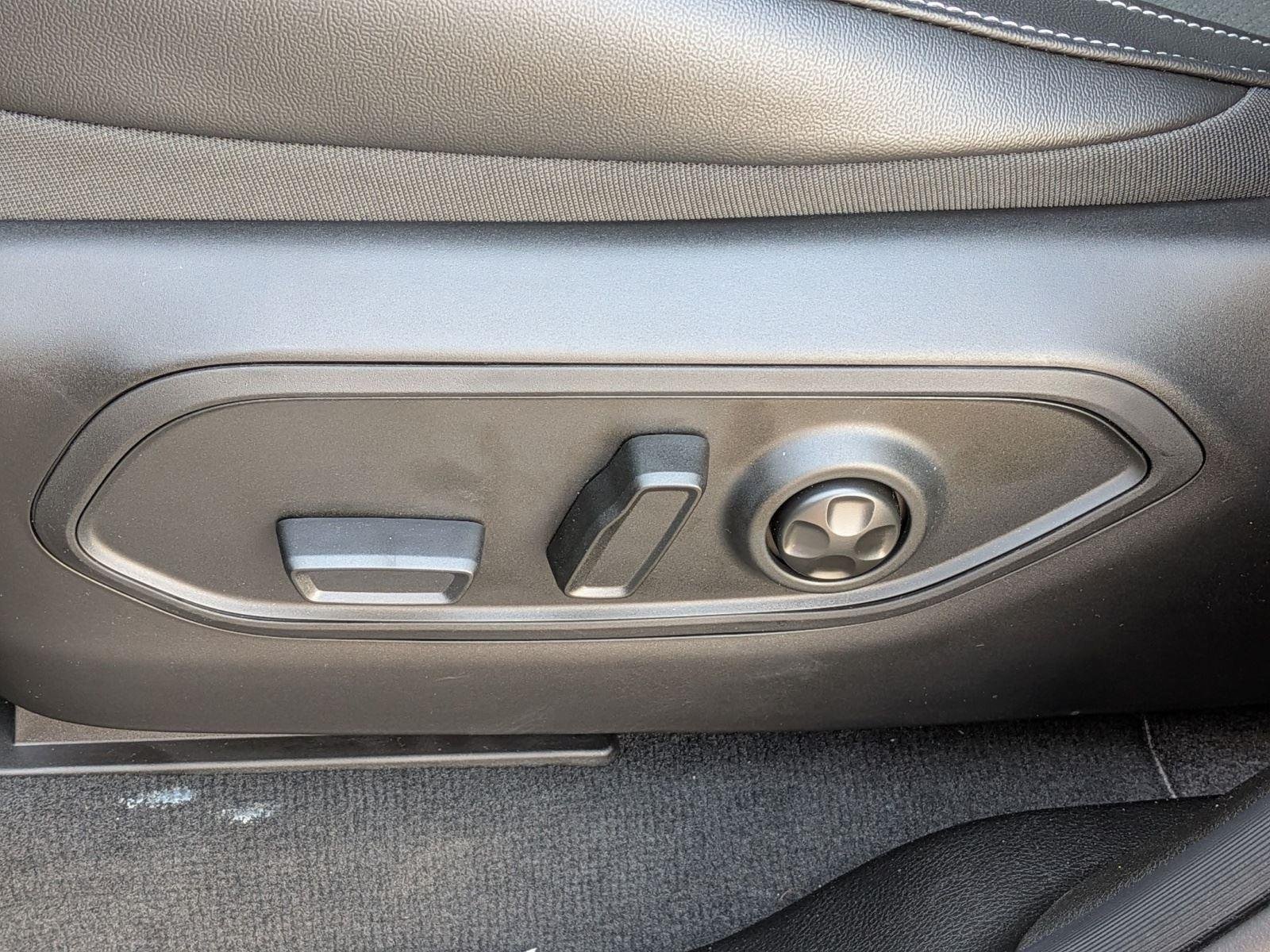 New 2026 Silver Zynith Exterior Paint Jeep Laredo Altitude image 28