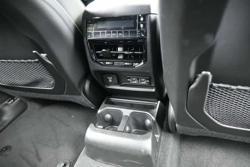 Used 2025 Silver Jeep Limited image 43