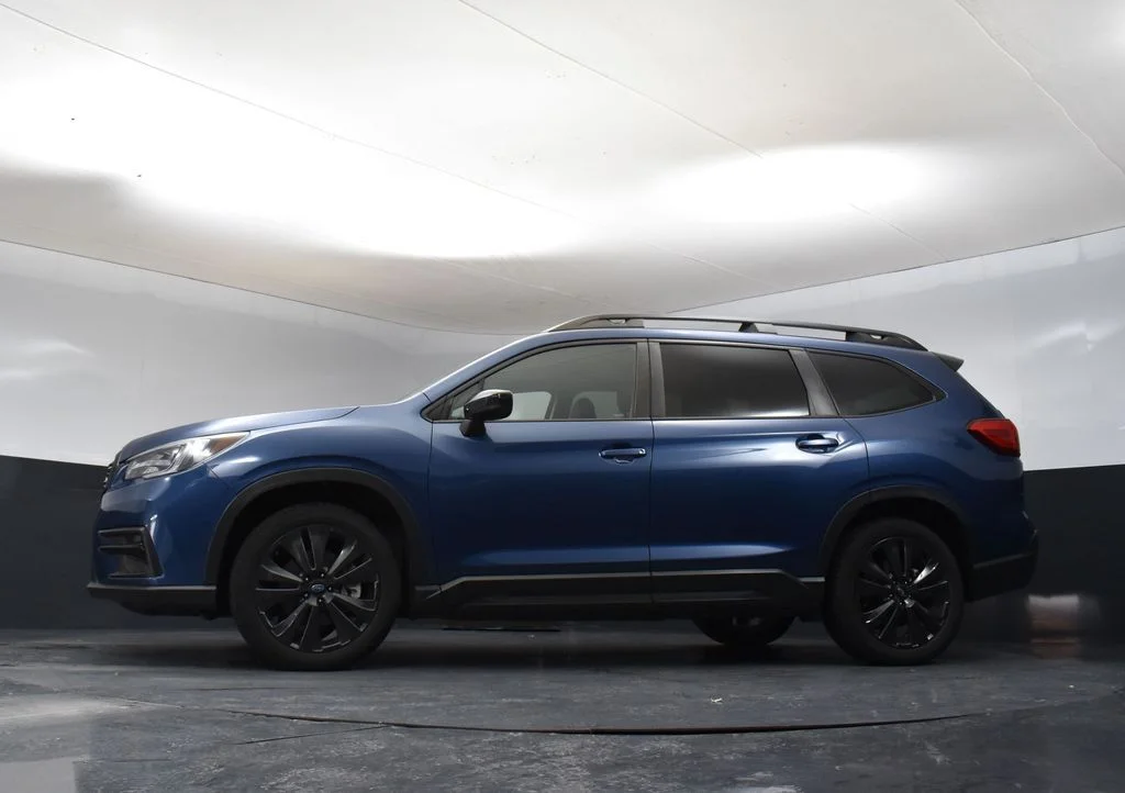 Used 2022 Blue Subaru Onyx Edition image 9