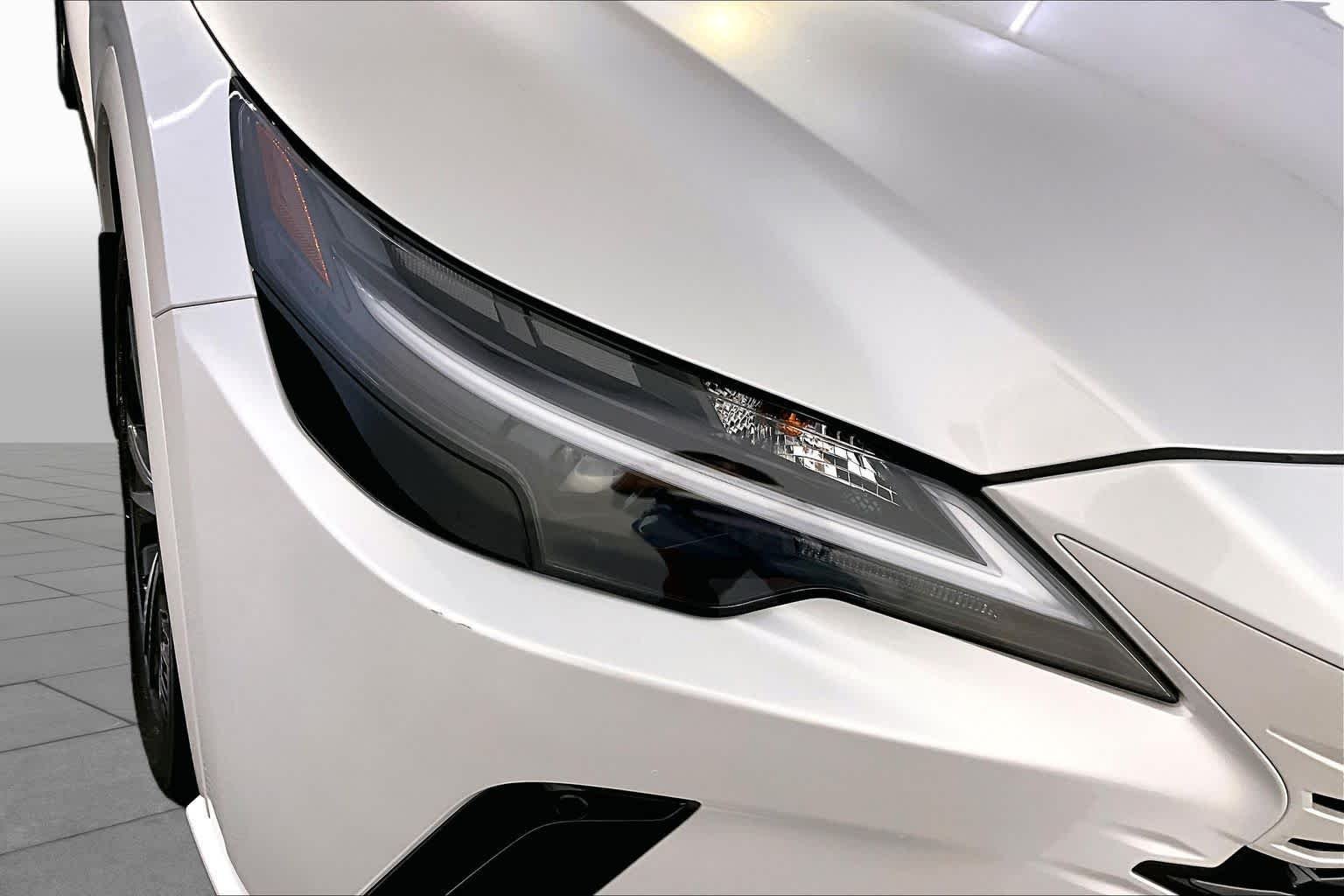 Used 2024 Eminent White Pearl Lexus Premium image 27