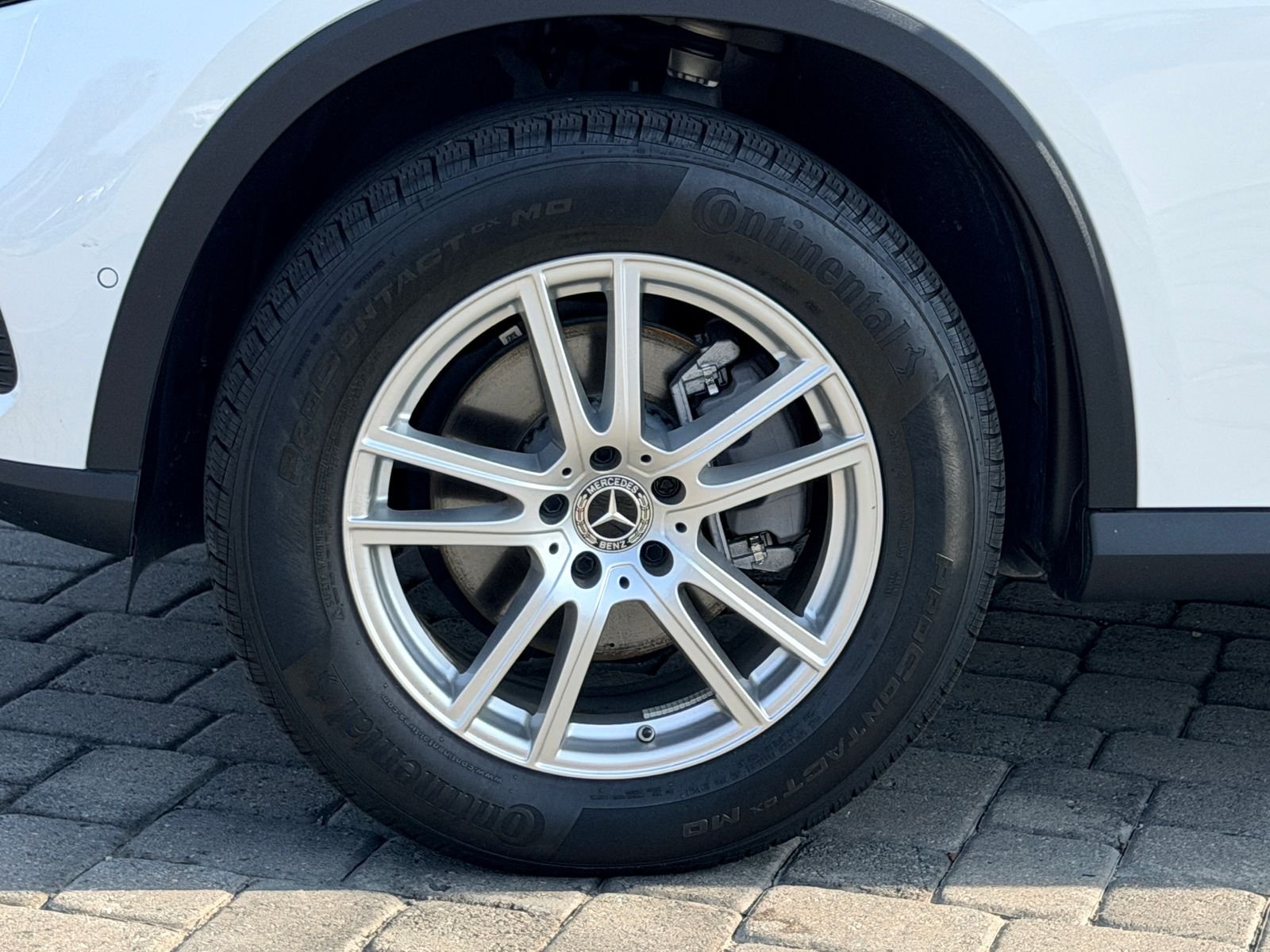 Certified Used 2025 MANUFAKTUR Moonlight White Metallic Mercedes-Benz GLC 300 image 13