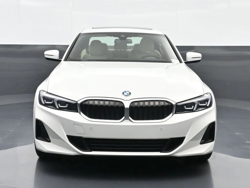 2023 BMW 3 Series 330i - Photo 15