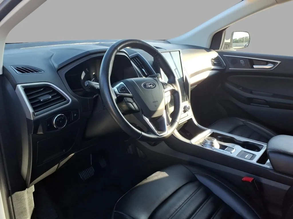 Used 2024 White Ford SEL image 18