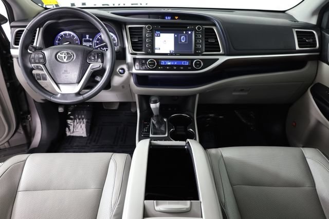 Used 2016 Gray Toyota Limited V6 image 19