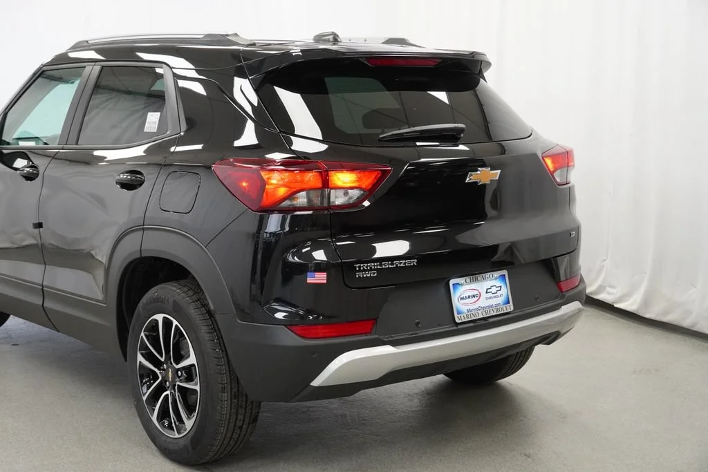 New 2026 Mosaic Black Metallic Chevrolet LT image 35
