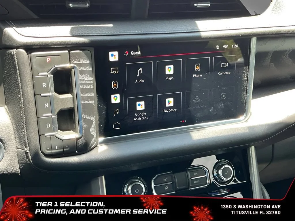Used 2022 White Frost Tricoat GMC Denali image 33