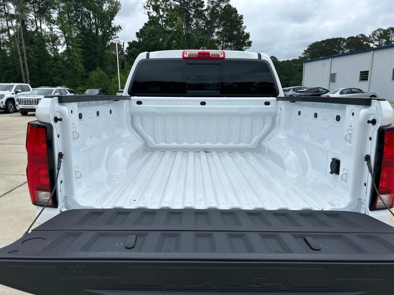 New 2026 Summit White Chevrolet LT image 7