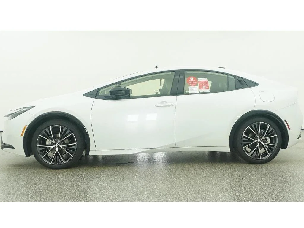 New 2027 Wind Chill Pearl Toyota XLE image 19