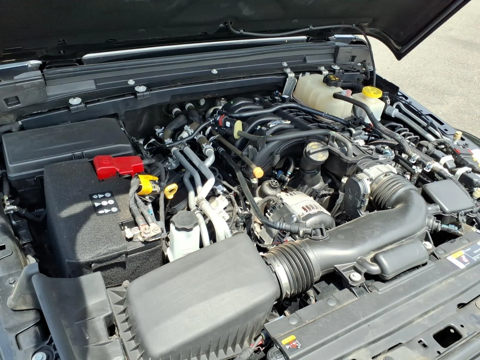 Used 2023 Black Clearcoat Jeep Sport S image 31