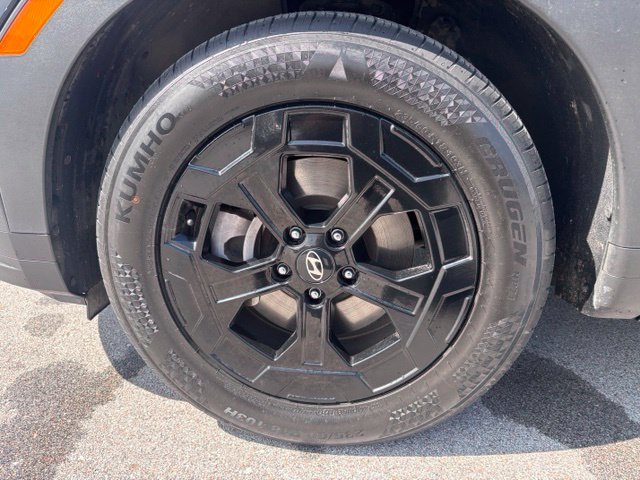 Used 2024 Black Hyundai SEL image 11