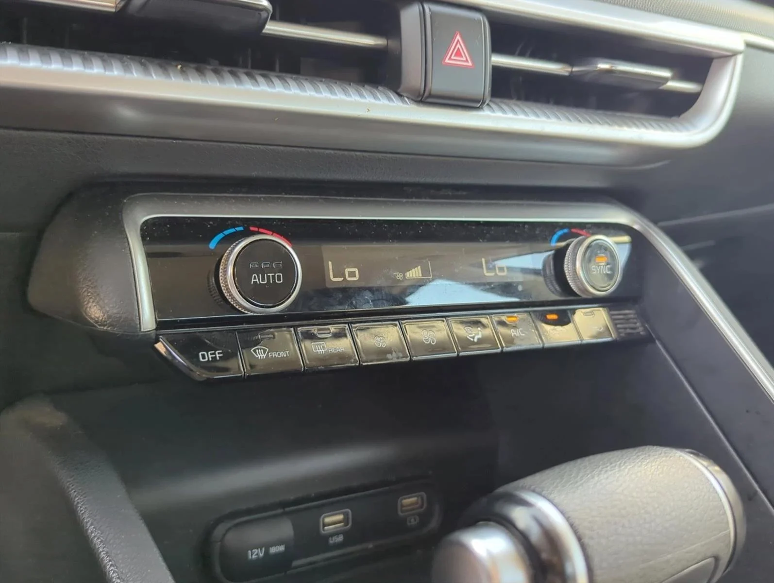 Used 2022 Everlasting Silver Kia LXS image 19