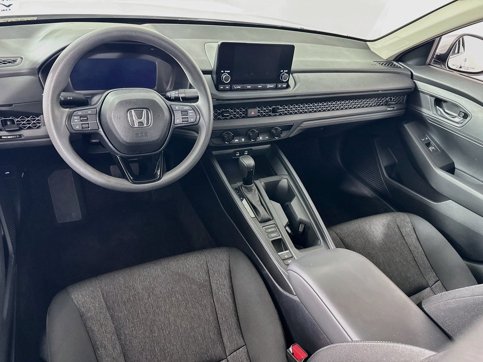 Used 2025 Solar Silver Metallic Honda LX image 17