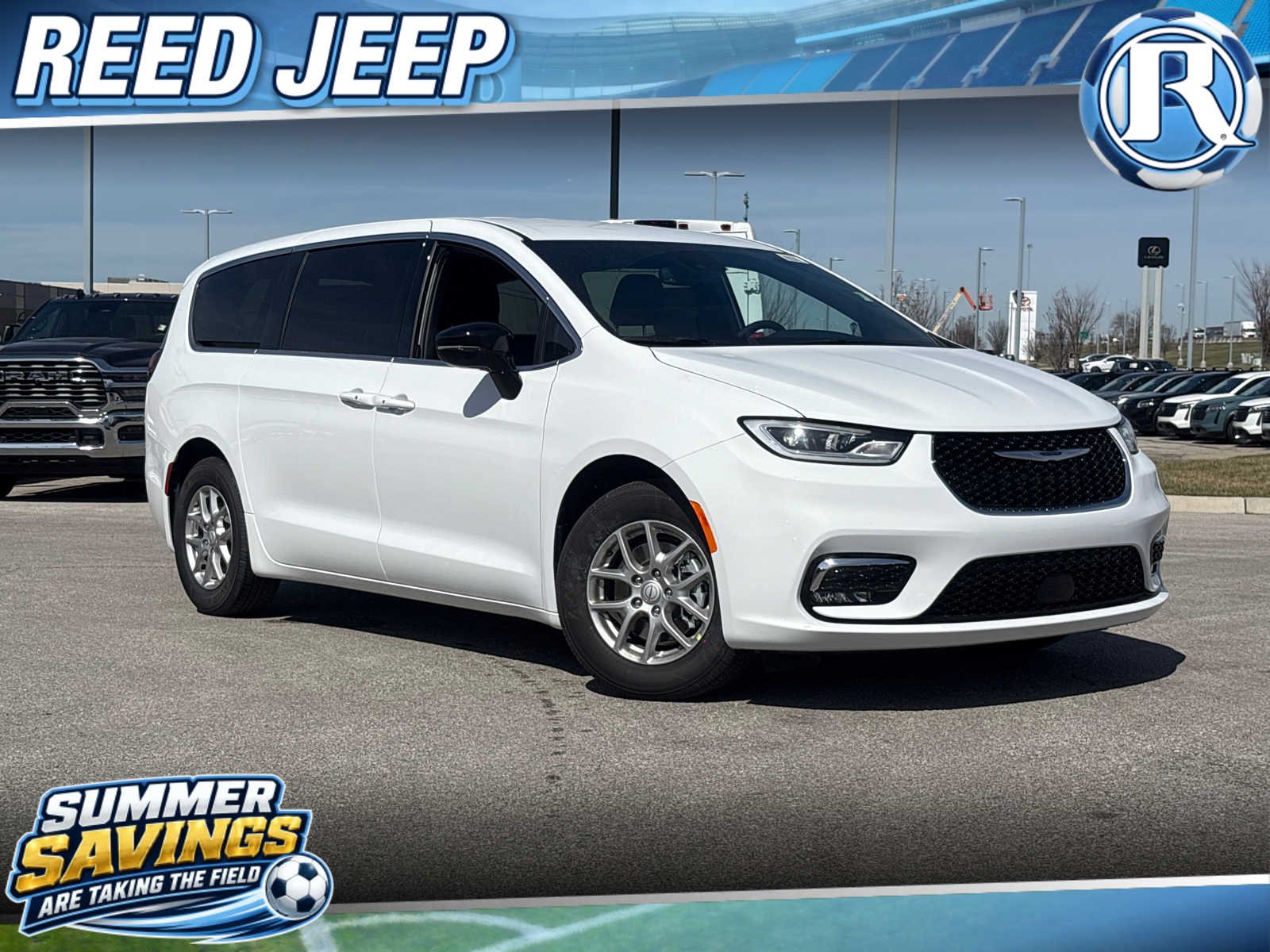 2026 Chrysler Pacifica Select's photo