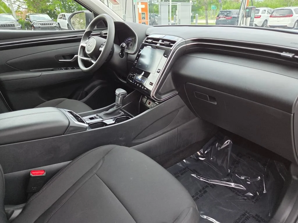 Used 2024 White Pearl Hyundai SEL image 10