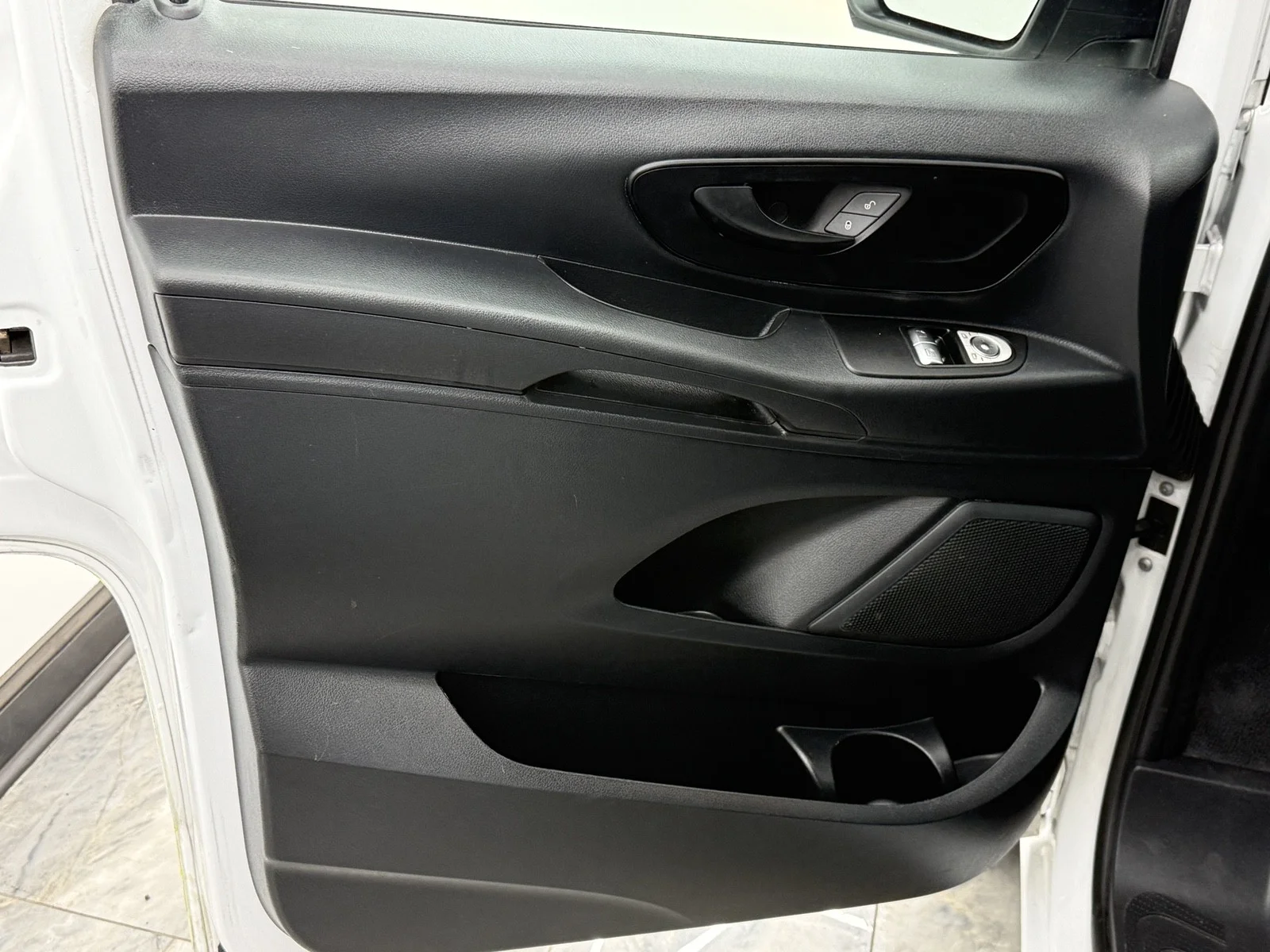 Used 2022 Arctic White Mercedes-Benz  image 27