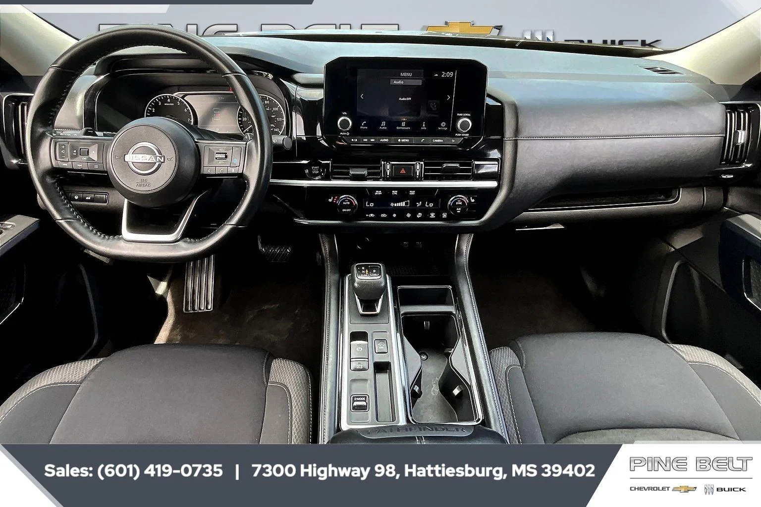 2025 Nissan Pathfinder SV - Photo 15
