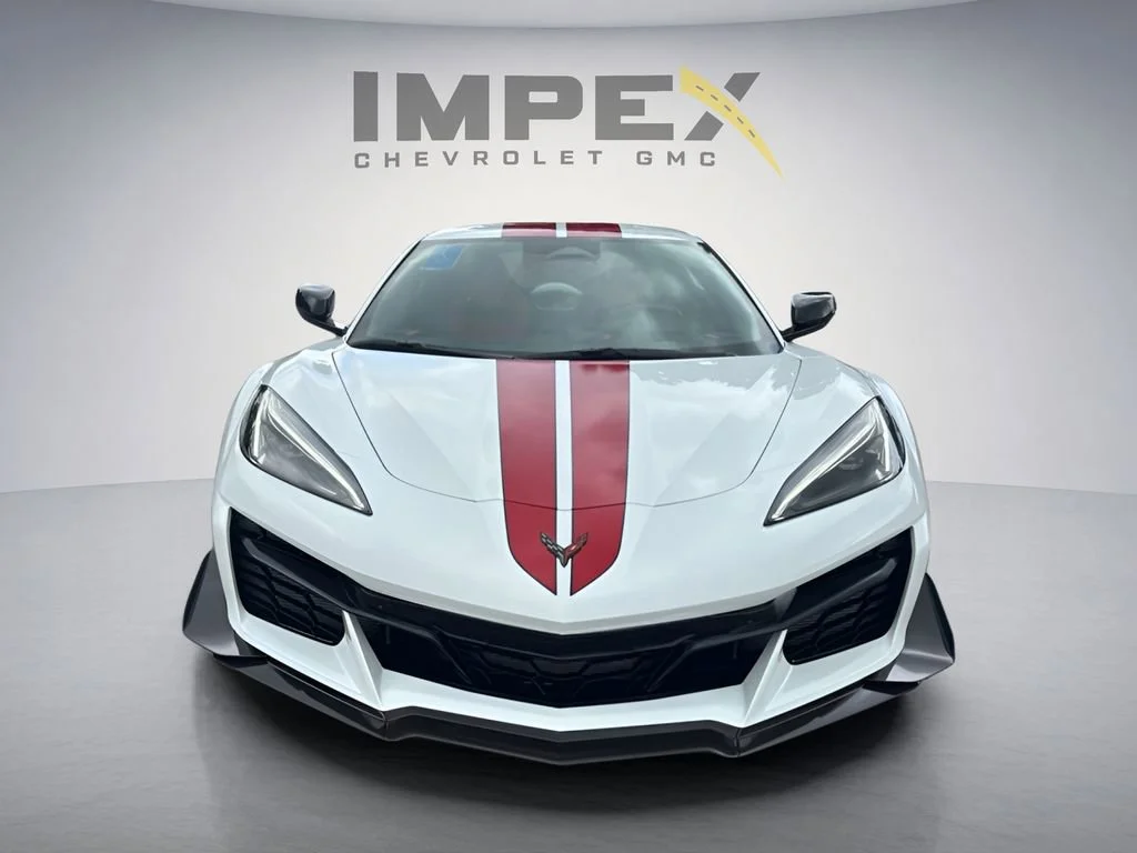 Used 2024 Arctic White Chevrolet 3LZ image 2