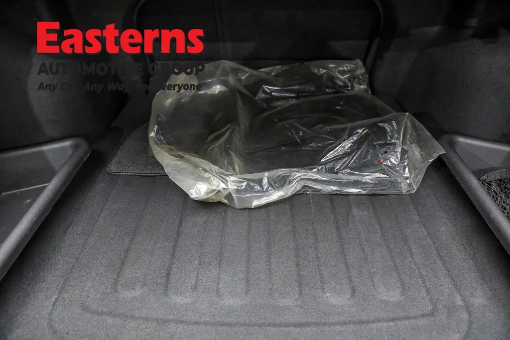 Used 2021 Yellow Hyundai SEL Plus image 9
