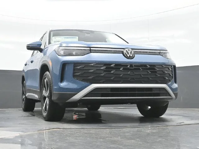 Certified Used 2026 Blue Volkswagen SE image 22