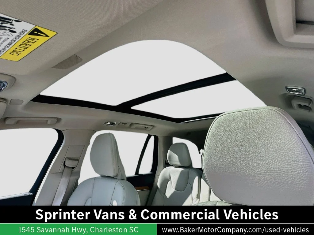 Used 2022 Crystal White Volvo T6 Momentum image 19