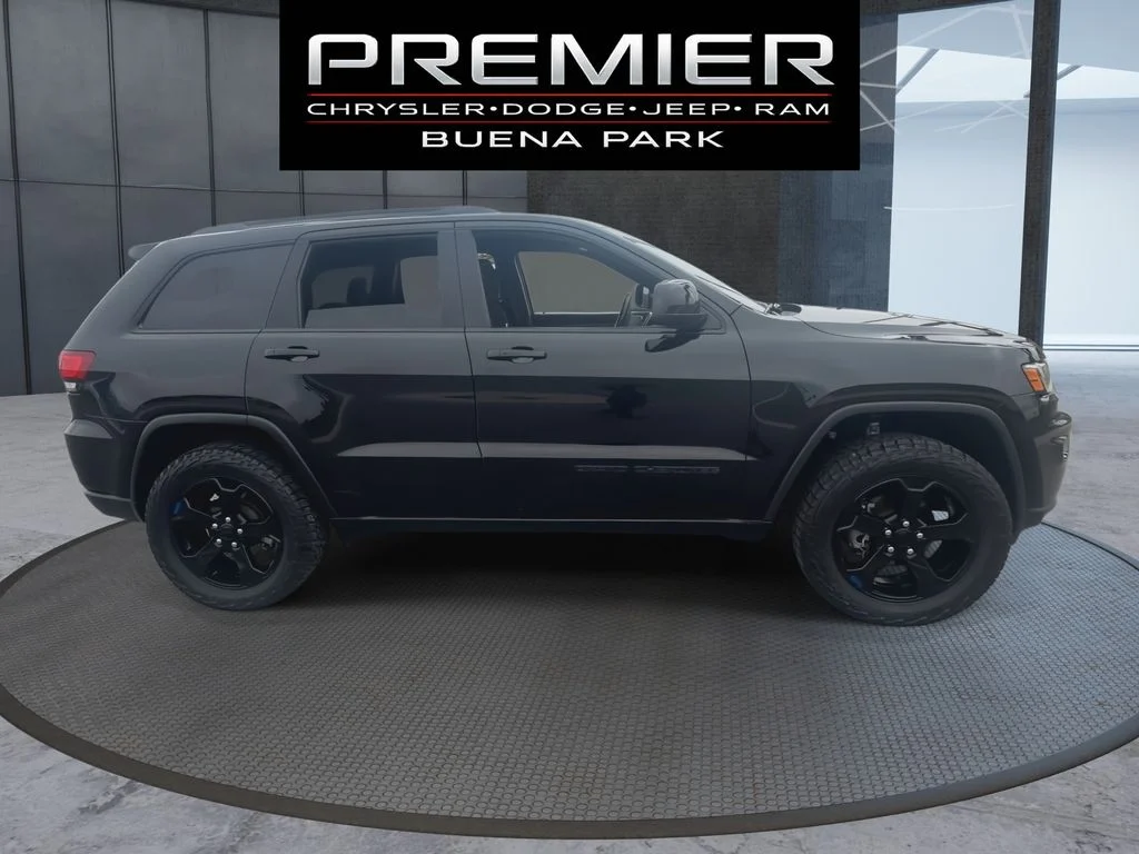 Certified Used 2019 Black Jeep Laredo image 9