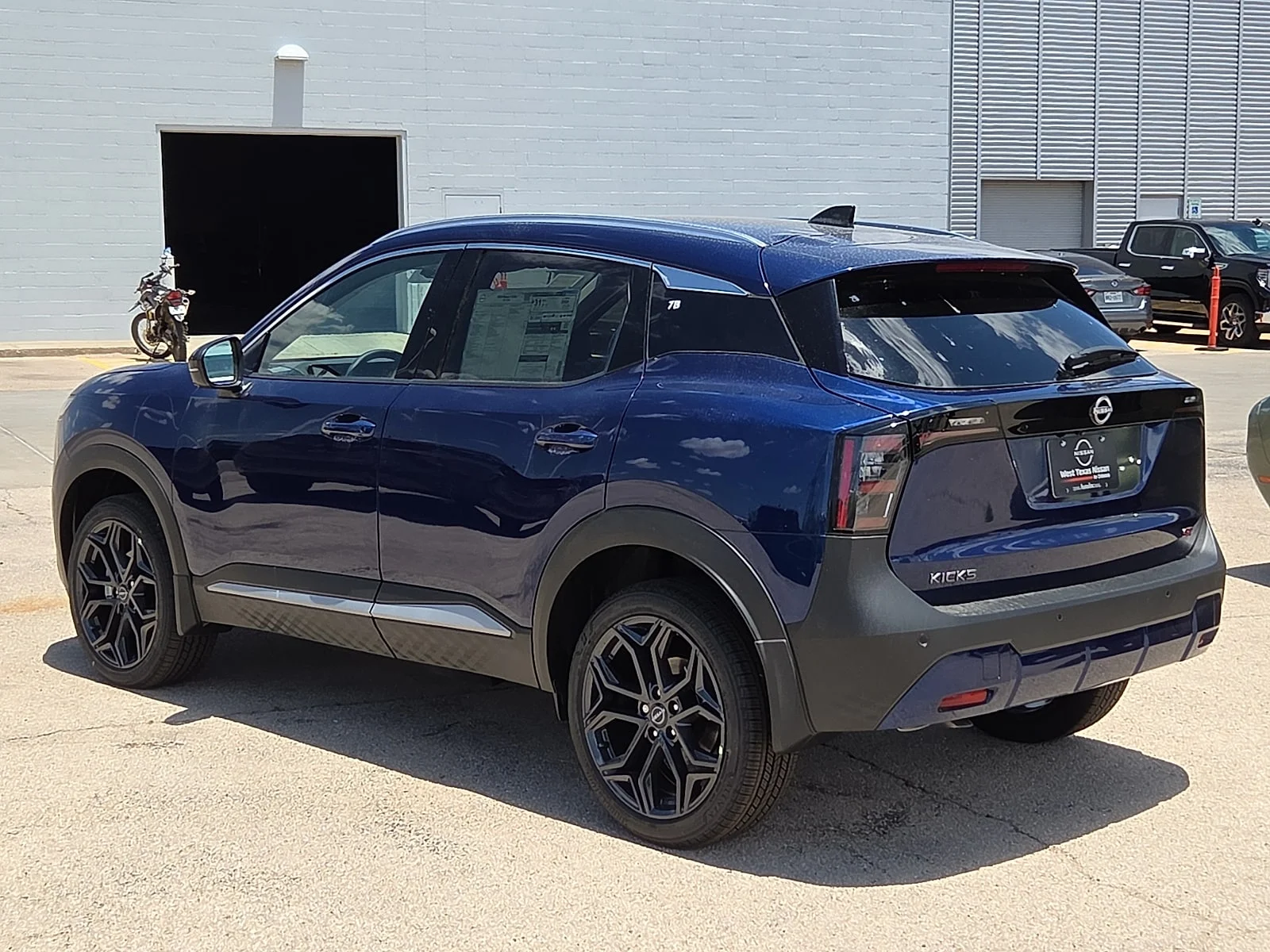 New 2026 RAY Deep Blue Nissan SR Front-Wheel Drive image 3