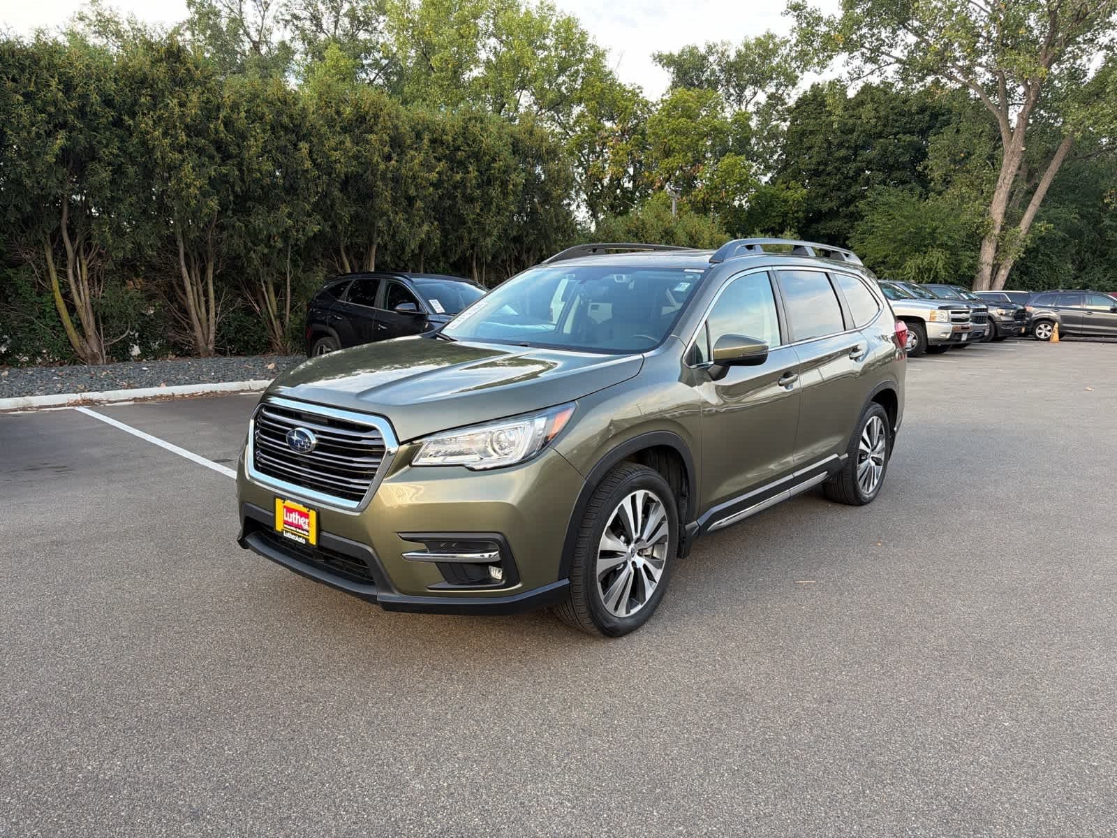 Used 2022 Autumn Green Metallic Subaru Limited image 4