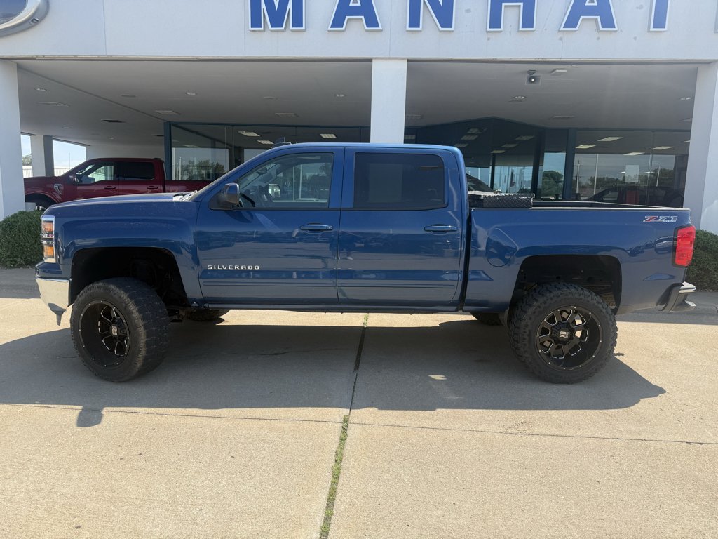 Used 2015 Deep Ocean Blue Metallic Chevrolet LT image 9